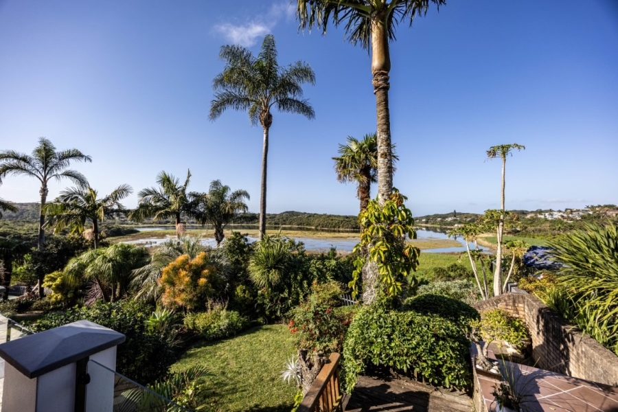 4 Bedroom Property for Sale in Beacon Bay Eastern Cape